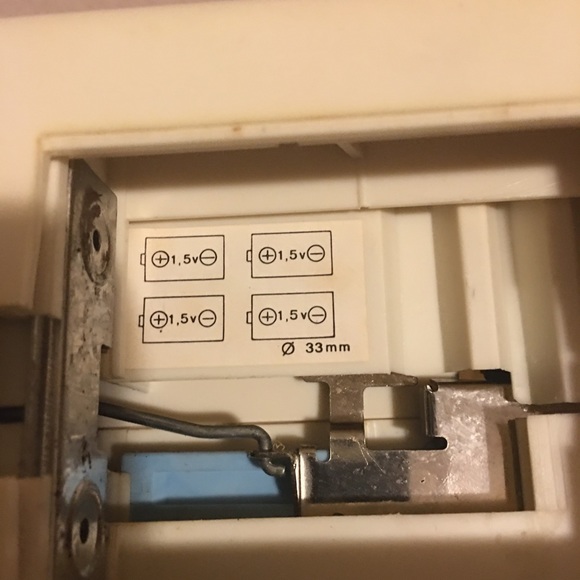 Singer Lockstitch Sewing Machine - Picture 5 of 5
